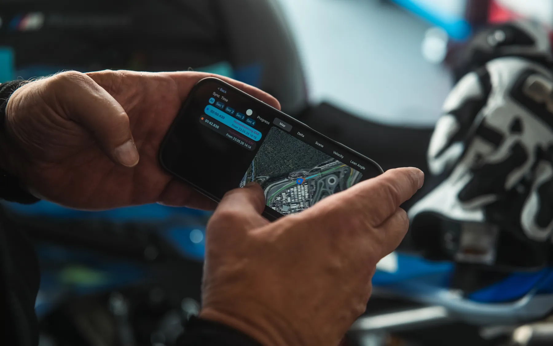 jRaceTracker dashboard showing racing telemetry and session data