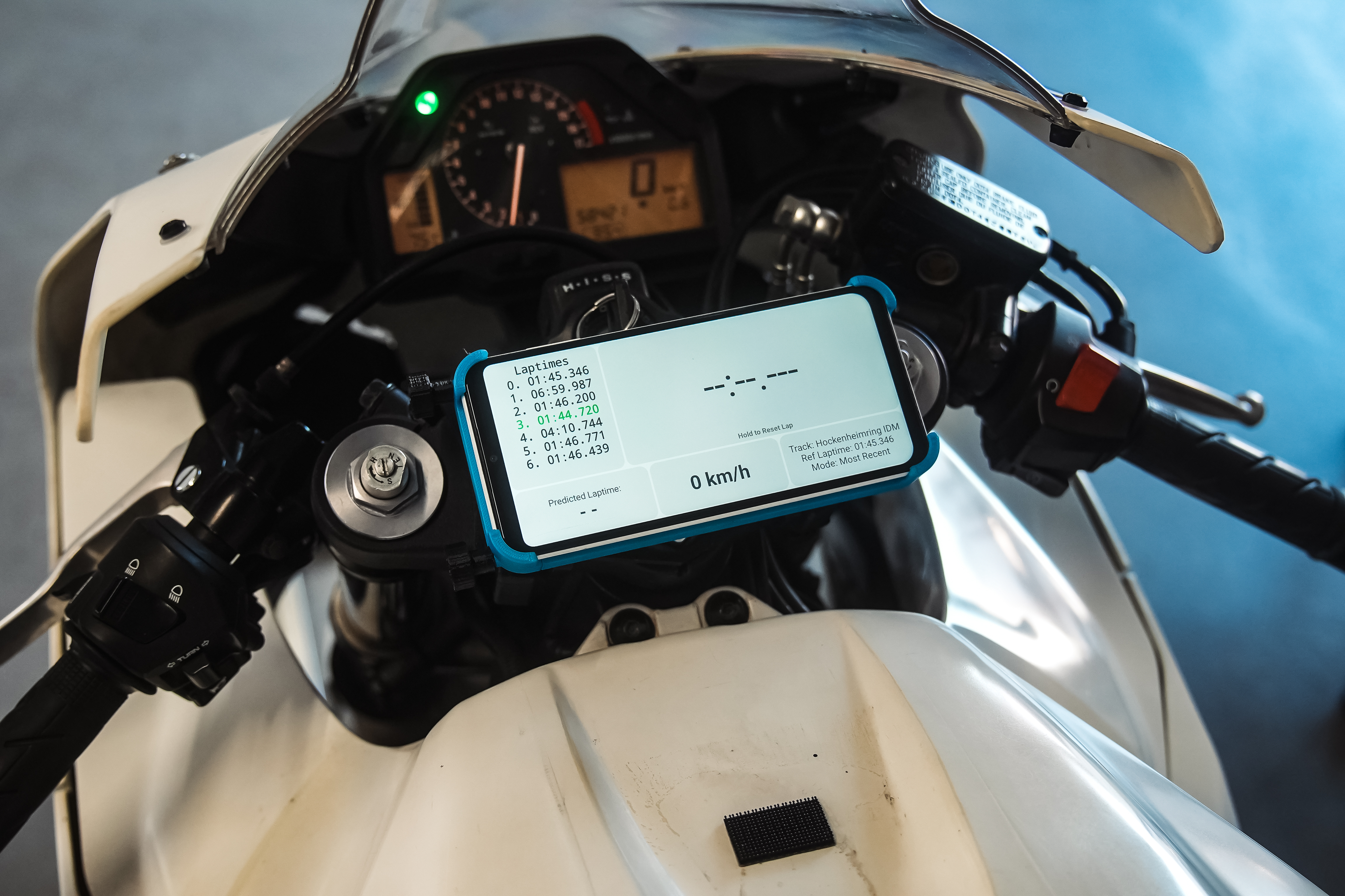 jRaceTracker using a phone as its tracking device